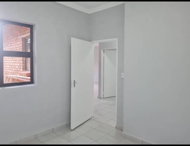 2 BEDROOM APARTMENT TO LET IN BEDFORD GARDENS